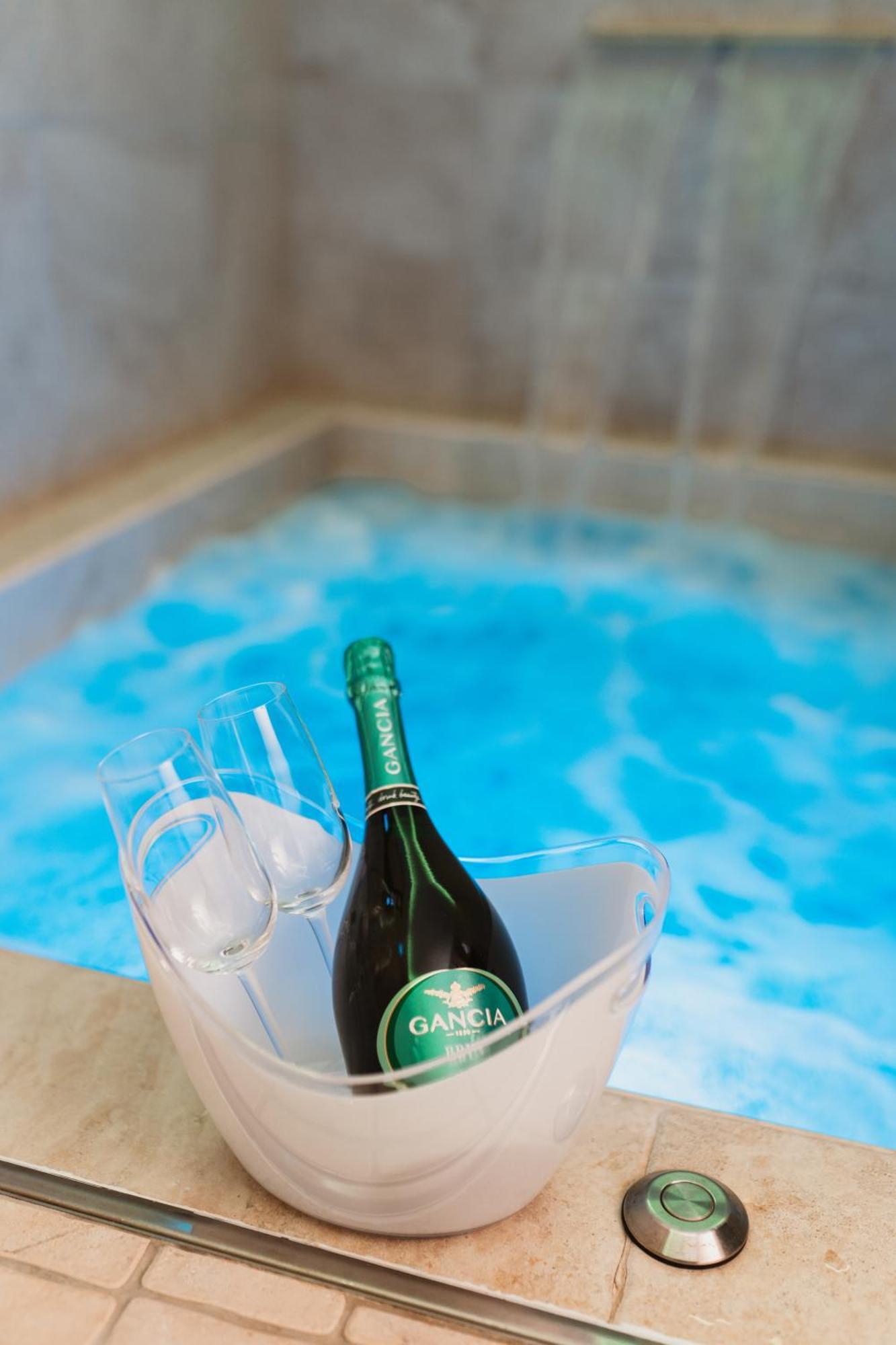 Luxuite Spa Con Piscina E Jacuzzi Alberobello Dış mekan fotoğraf